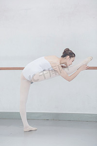 舞蹈艺术生基础功热身芭蕾摄影图配图