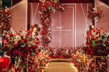 婚礼现场红色背景摄影图配图