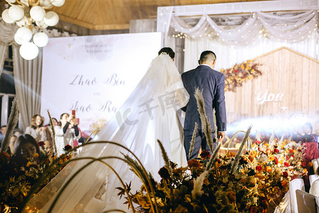 韩国婚纱照摄影照片_婚礼现场仪式举行摄影图配图