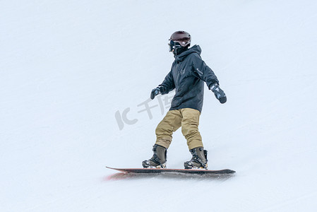 滑雪滑板上午滑雪冬季素材摄影图配图