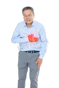 老年人心脏痛胸闷心脏病概念摄影图配图