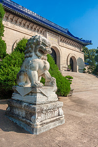 南京中山陵陵门与石狮子摄影图配图