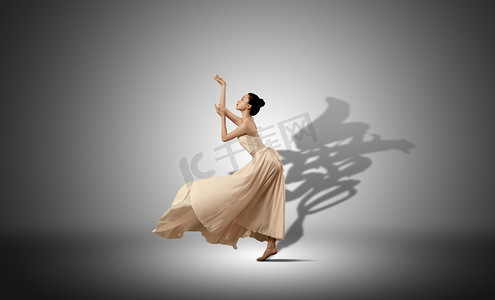 会员日海报摄影照片_舞蹈影子海报背景摄影图配图