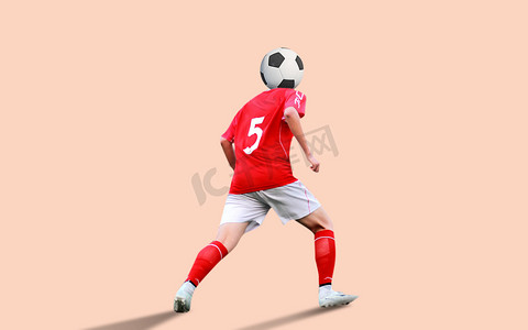 足球足球海报摄影照片_抽象拼图足球摄影图配图