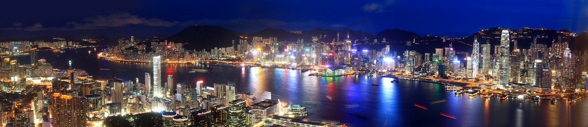 灯光霓虹灯摄影照片_宽幅香港夜景摄影图
