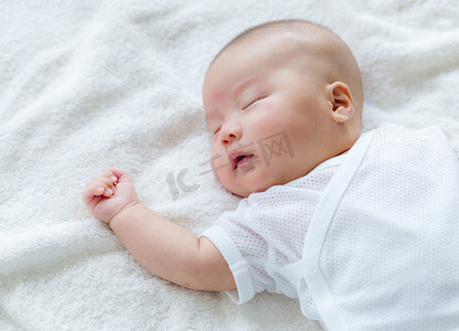果果表情包睡觉摄影照片_新出生的婴儿的睡眠