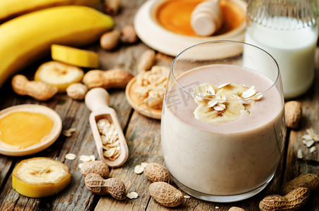 banana oat peanut butter smoothies