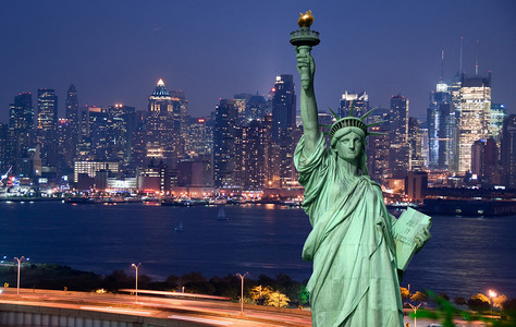 纽约城自由女神像夜景