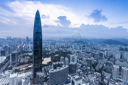 全景天空摄影照片_办公大楼和在深圳的现代城市景观