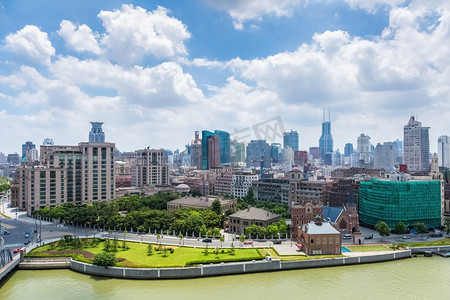优秀建筑摄影照片_美丽上海苏州河边