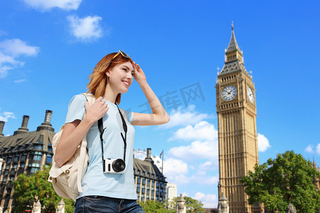 英国自由摄影照片_女人站在伦敦