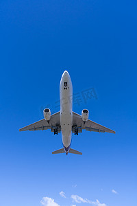 喷气式客机摄影照片_喷气式客机着陆