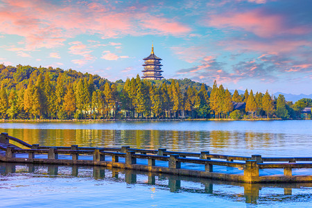 中国小孩阅读摄影照片_中国的西湖风景