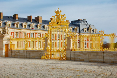 金色的法国凡尔赛宫的门