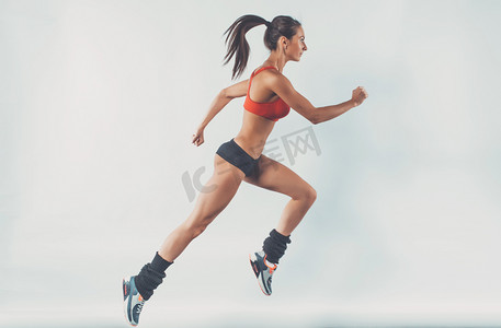 积极运动的年轻运行女人跑步运动员副本空间侧视图概念运动健康健身损失重量有氧运动训练慢跑锻炼健康.