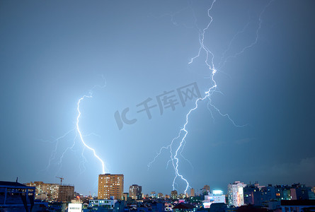 自然景观夏季下雨闪电