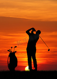 高尔夫在日落