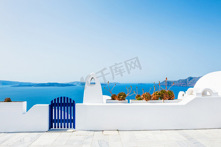 希腊圣托里尼岛上的白色建筑. 
