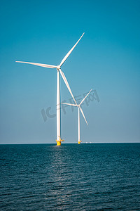 从空中看风力涡轮机，在风车西面看无人机，是荷兰最大的风力发电场，可持续发展，可再生能源