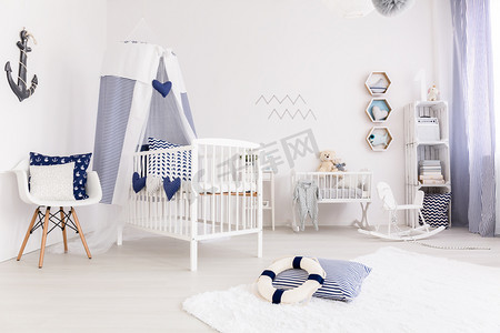 小清新日系风格摄影照片_婴儿在海洋风格的卧室