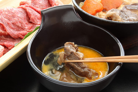 日本牛肉锅寿喜烧