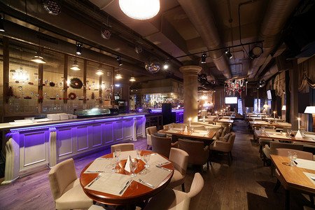 空摄影照片_欧洲的餐厅，在明亮的颜色