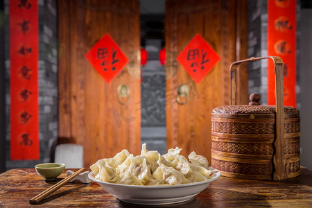 食物摄影照片_春节吃饺子