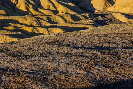 彩色岩石摄影照片_美国死亡谷国家公园