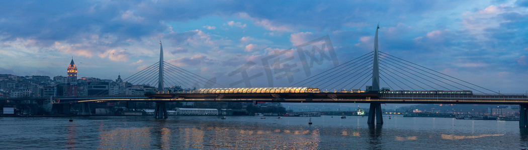 steel摄影照片_Halic metro bridge