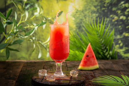 饮料夏季西瓜汁森系摆放摄影图配图
