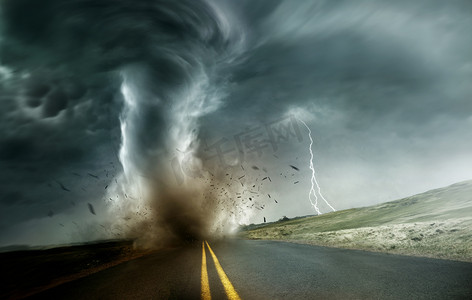 山插画国潮摄影照片_一种强大而黑暗的风暴, 产生龙卷风穿过田野和道路。戏剧性景观混合媒体插画.