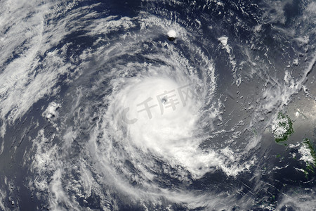 自然灾难摄影照片_在地球上的台风这幅图像由美国国家航空航天局提供的元素