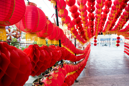 年节摄影照片_中国灯笼为中国新年节挂在路上