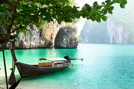 paraiso摄影照片_泰国在岛上长的小船
