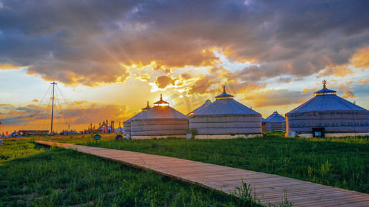 内蒙古草原蒙古包傍晚草原蒙古包夏季素材摄影图配图