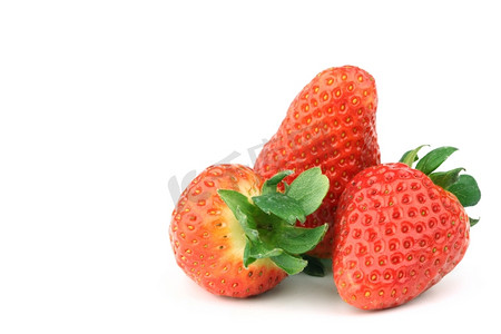 水果草莓新鲜摄影照片_草莓堆在白色背景