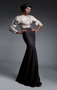 维多利亚风格--登上领奖台的时尚贵族超模。复古黑白服装-系列照片