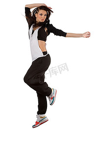 嘻哈风格的现代年轻女舞者跳过白色背景摆好姿势