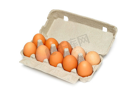 盒子里的鸡蛋被隔离在白色上