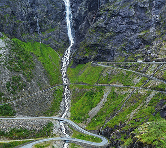 挪威人摄影照片_特罗尔斯蒂根，巨人与急性；S步道，挪威蜿蜒山路