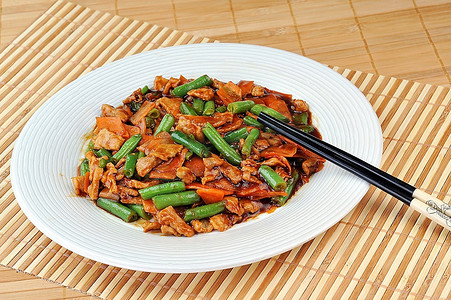 手绘红豆摄影照片_中国菜。红豆沙炸鸡