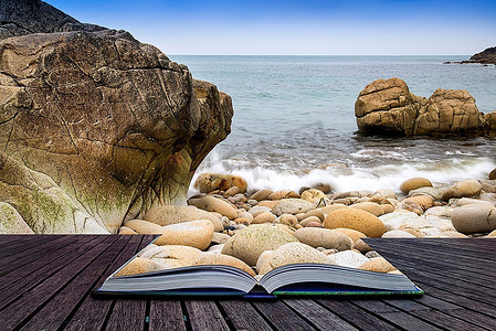 书的海洋摄影照片_英国康沃尔郡南湾海滩美丽风景一书的创意概念页