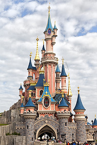 城堡城堡摄影照片_迪士尼乐园巴黎城堡