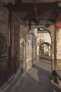 中国南山老城区的街道和房屋