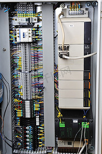 工业箱式电子控制系统。