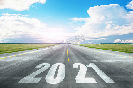 2021年的道路，开拓的前景，新的潜力。光明的未来和发展概念