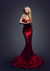 时装模特红色礼服，时尚高雅的美感礼服的女人