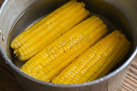熟玉米芯食用甜玉米，火锅蒸或煮甜玉米