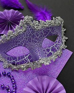 神秘的狂欢节紫罗兰面具