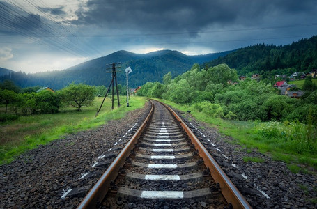 矢量火车票摄影照片_ 火车，铁路，森林，铁路